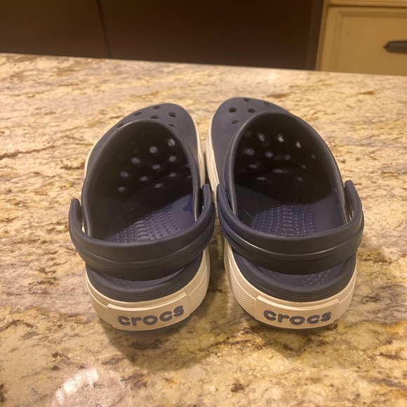 Crocsband shoes, size Men’s 4, Women’s 6. Navy with white soles. - Picture 4 of 5